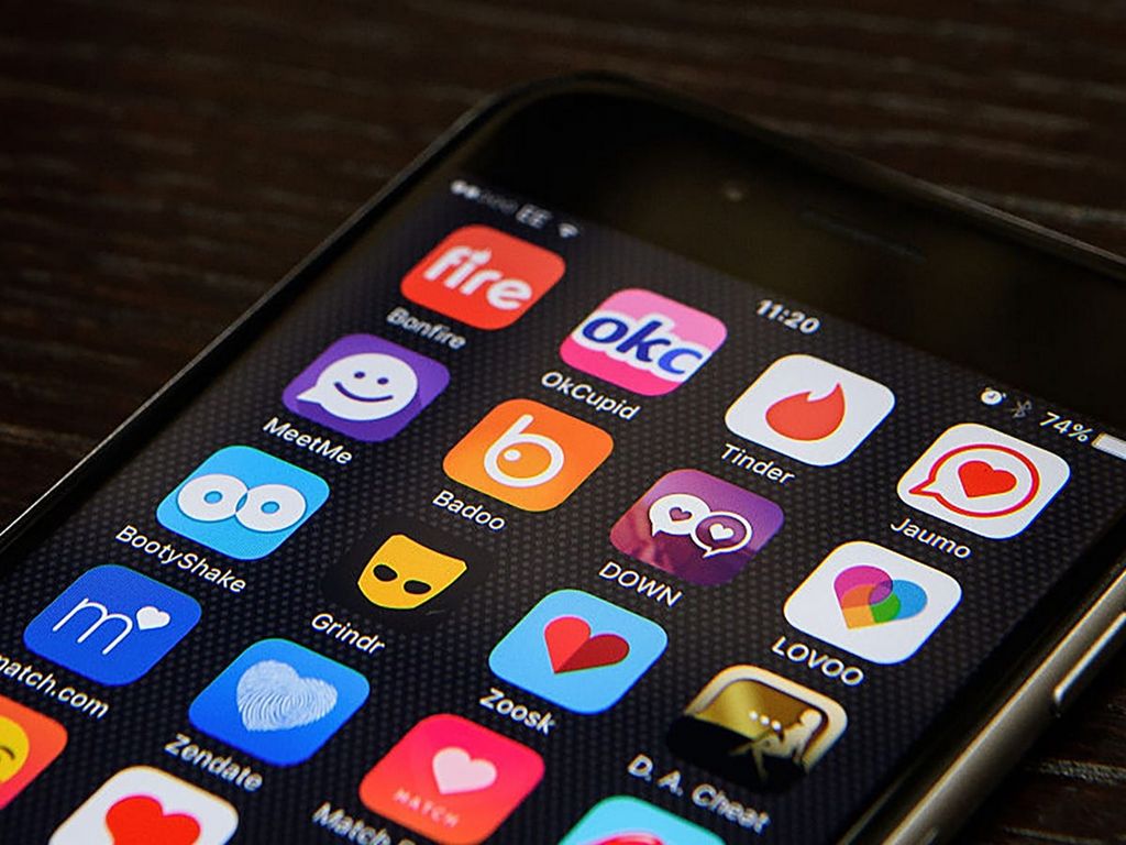 Dating For Today's Male: Your Guide to Modern Internet Dating and Connection Success